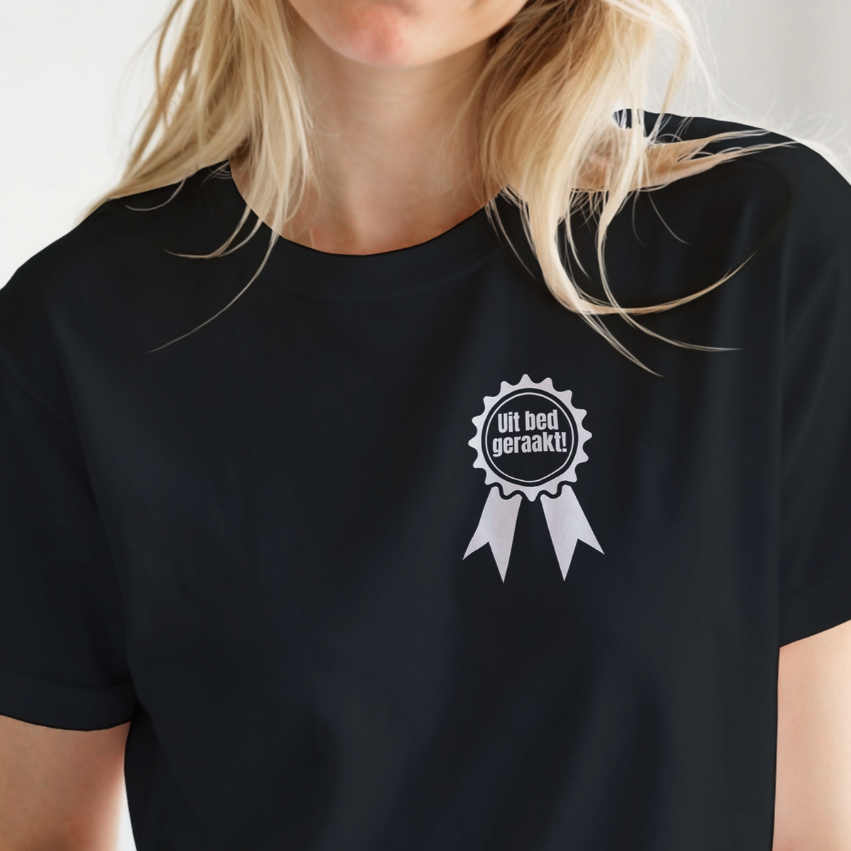 Uit bed geraakt! medaille - Unisex T-shirt